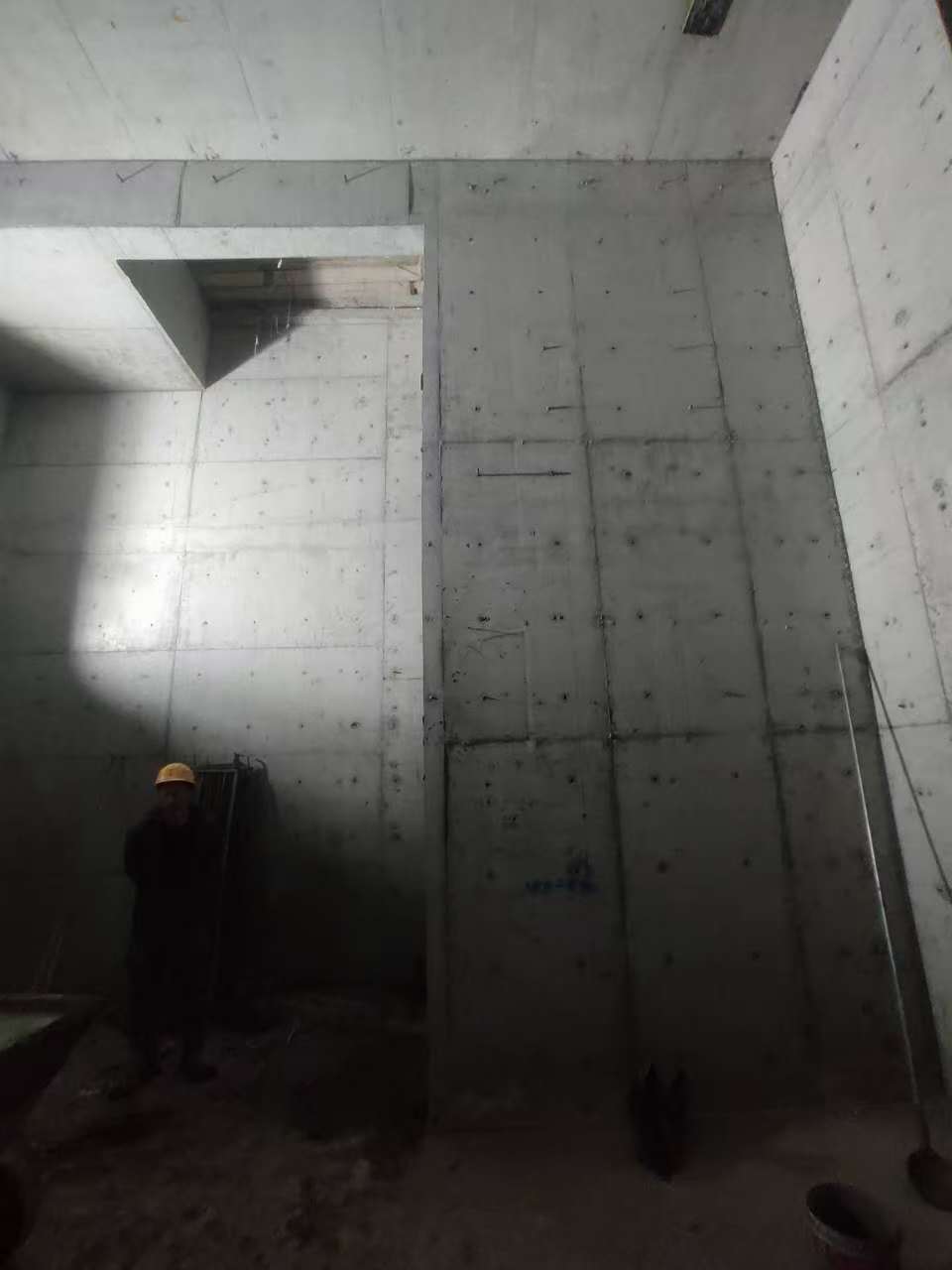 德阳墙上开槽钢筋断了有影响吗